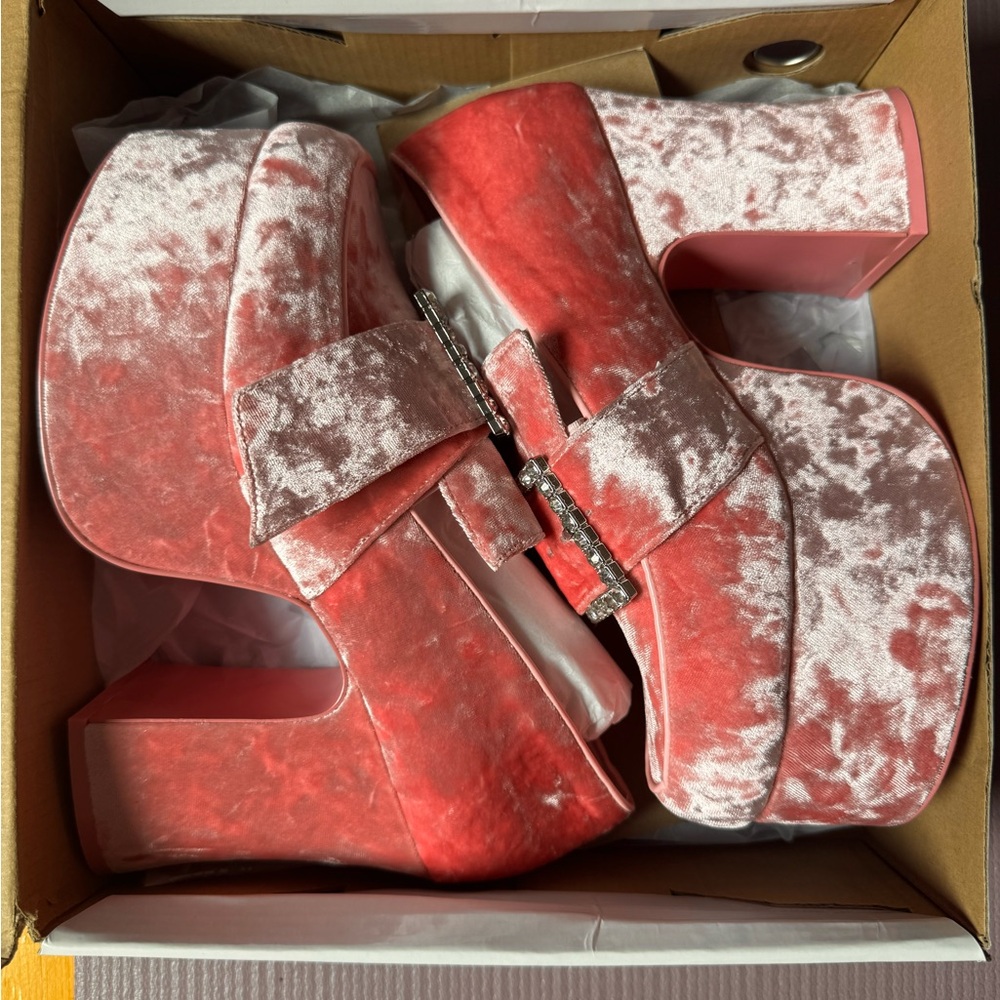 YRU Pink Velvet Platform Shoes - Picture 8 of 10